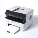 מדפסת לייזר שחור-לבן אלחוטית קומפקטית MFC-1910W